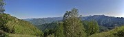 11 Vista panoramica sull'alta Val Serina con Alben e Menna e verso le Orobie